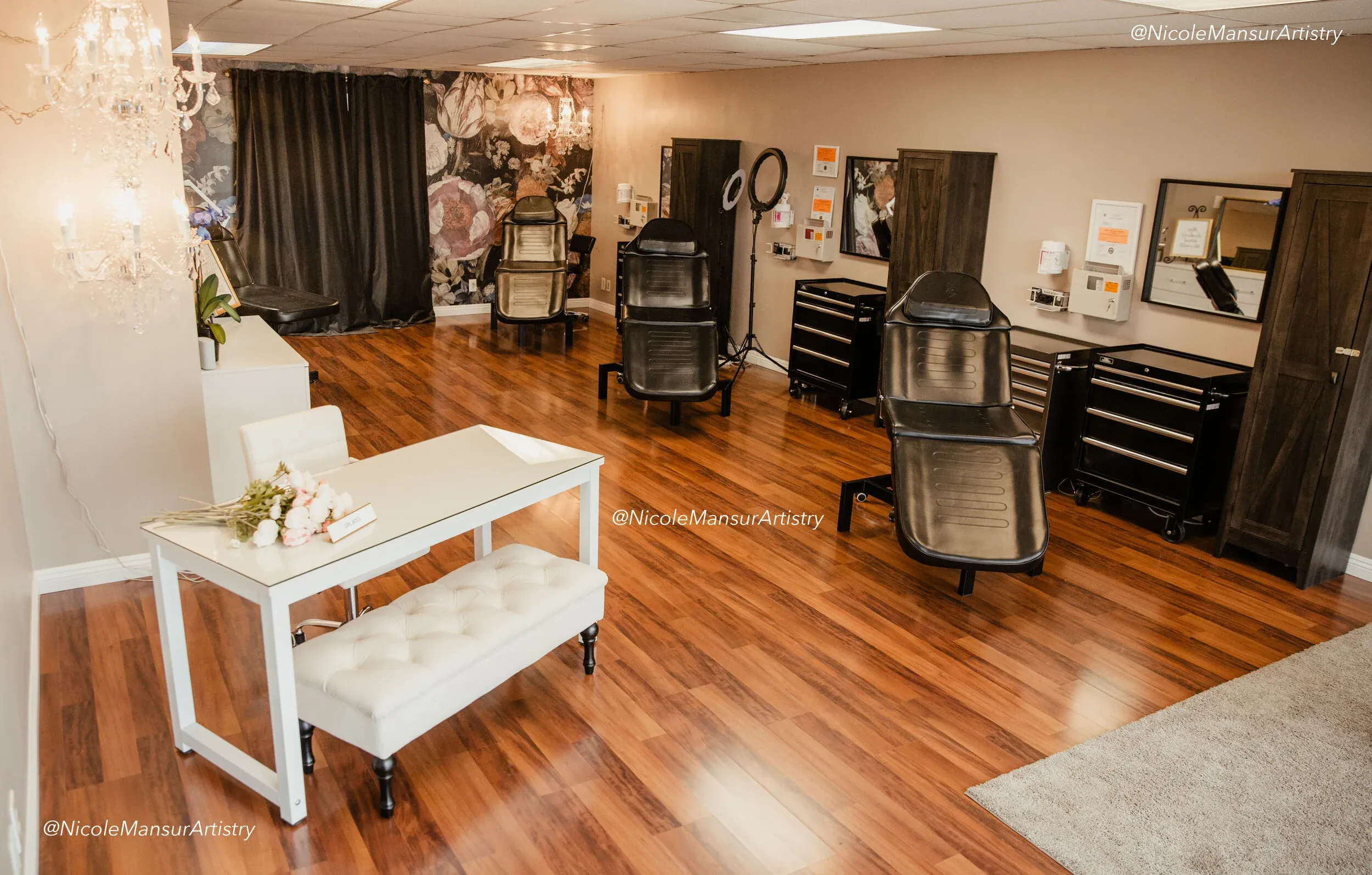 Close-up of a customized eyelash extension set at Studio 202 HB in Huntington Beach